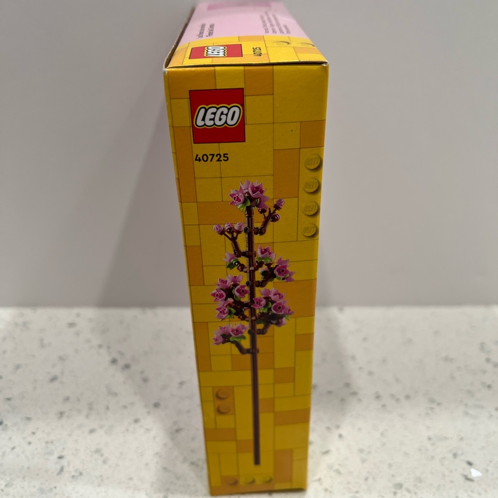 LEGO Botanicals Cherry Blossoms (40725) - New in Sealed Box - Picture 3 of 3